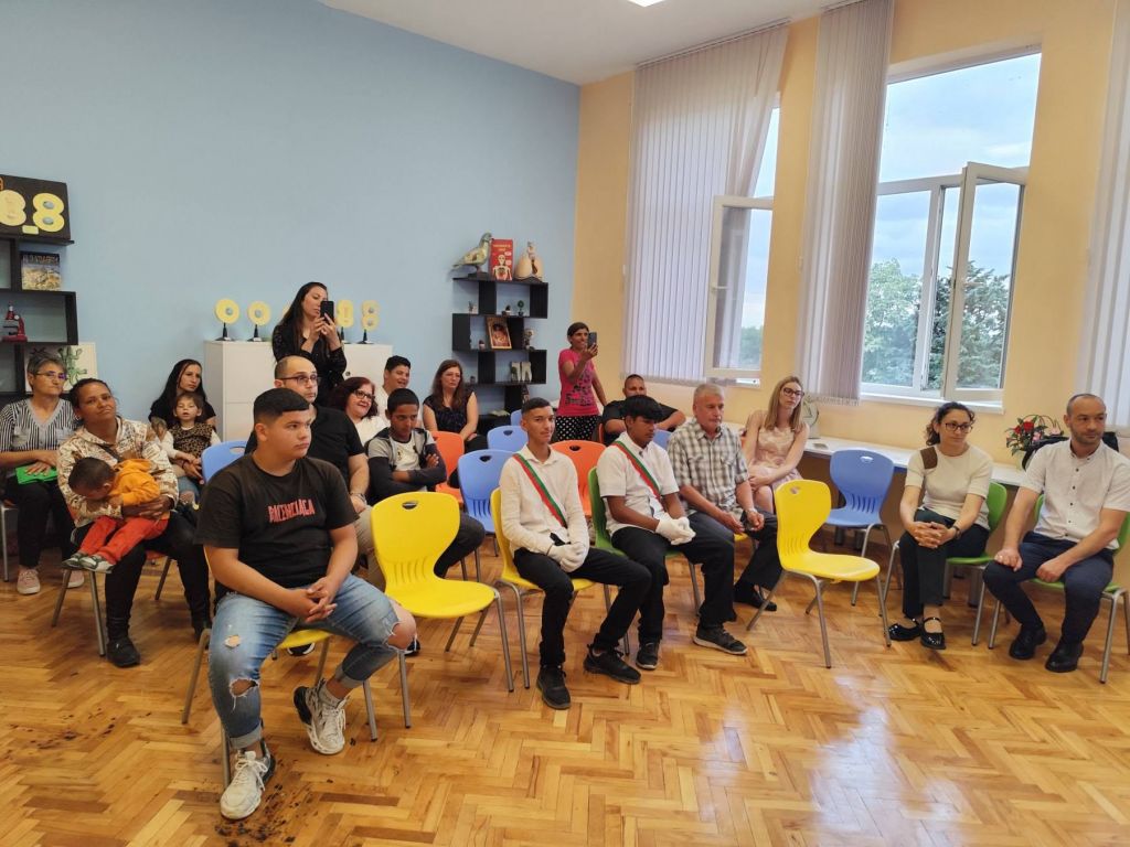 Завършване на IV, V и VI клас - голяма снимка